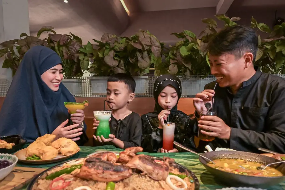 Warung Mbak Yuli, Pelukan Hangat Makan Malam Keluarga di Serui